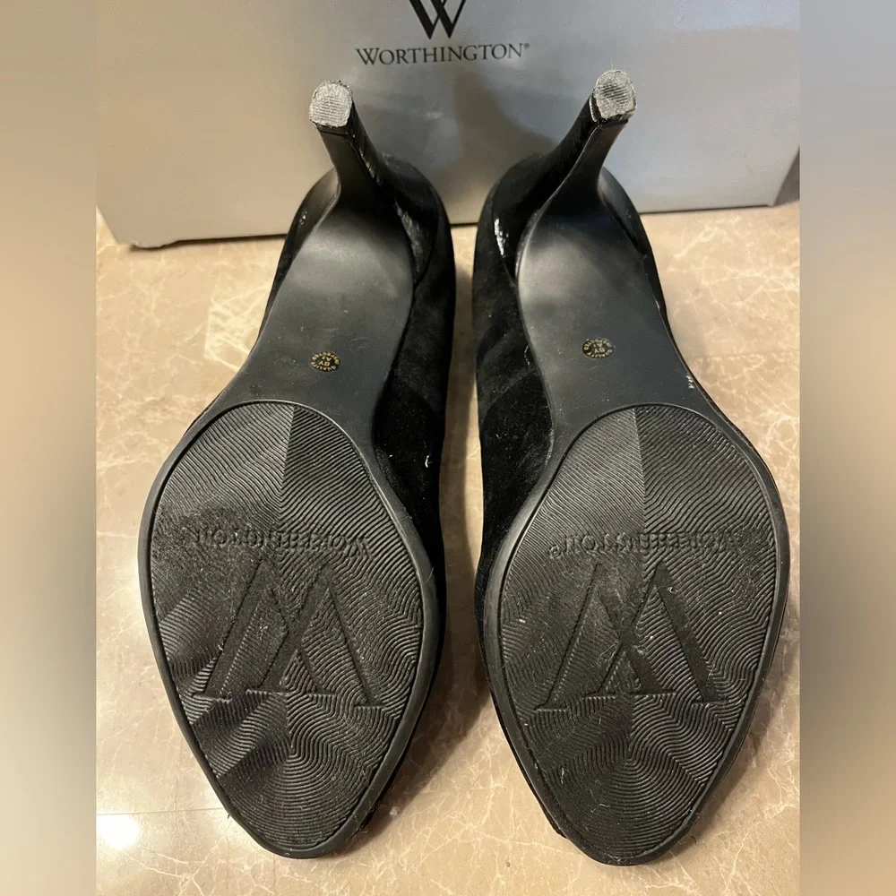 Worthington black suede, open toe pumps. Size 7.5. Great condition. - Picture 4 of 6